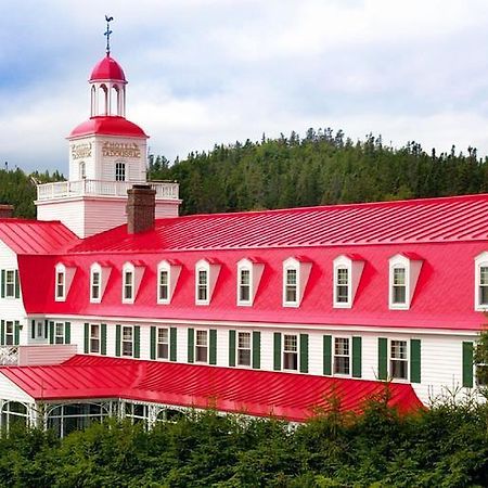 Hotel Тадусак Екстериор снимка